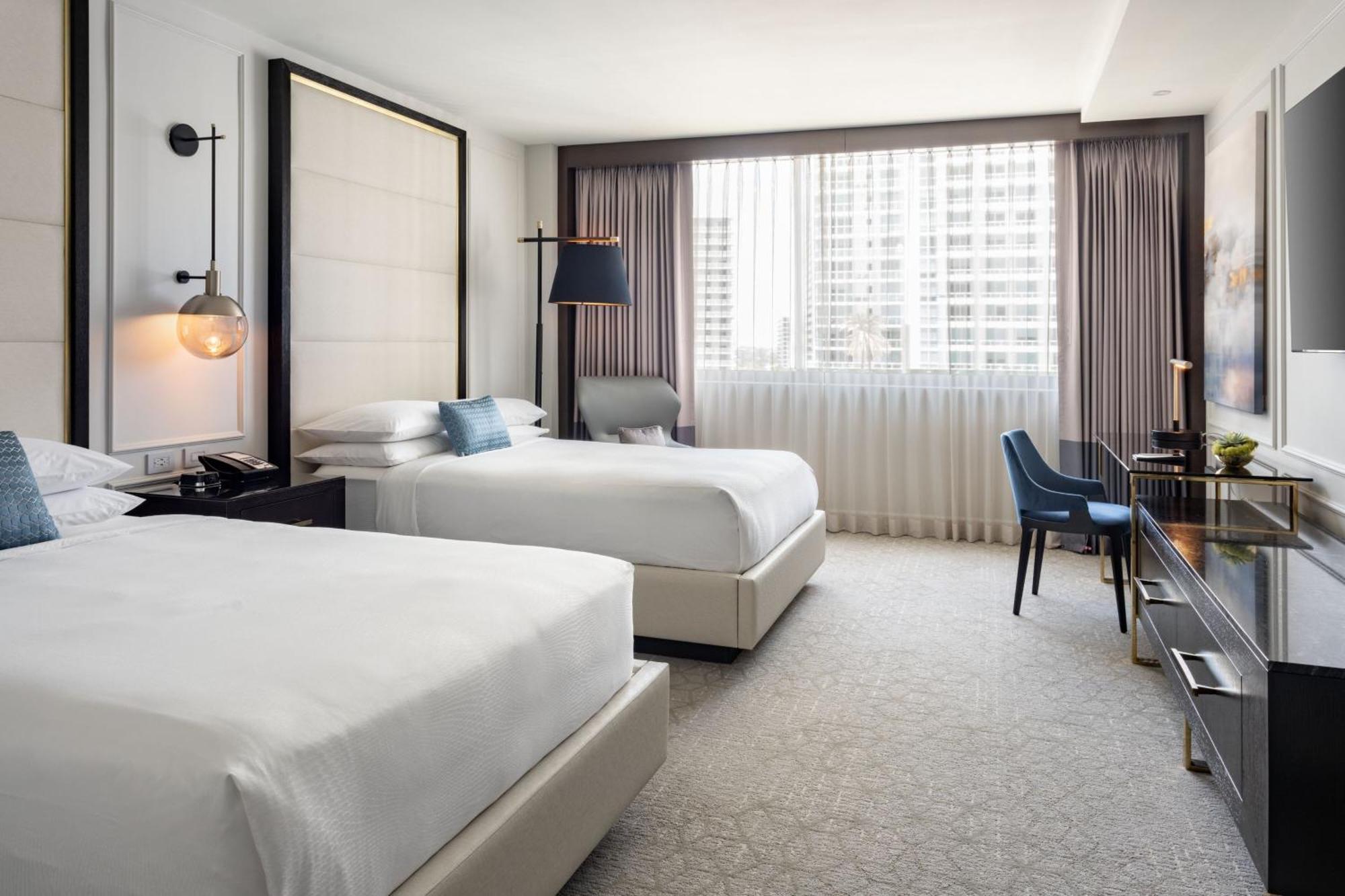 Jw Marriott Miami Hotel Exterior photo