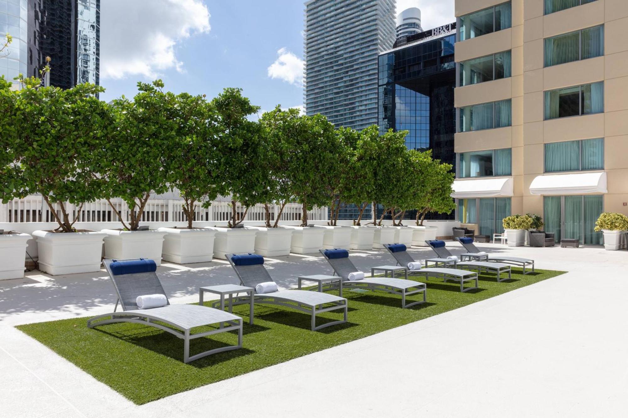 Jw Marriott Miami Hotel Exterior photo